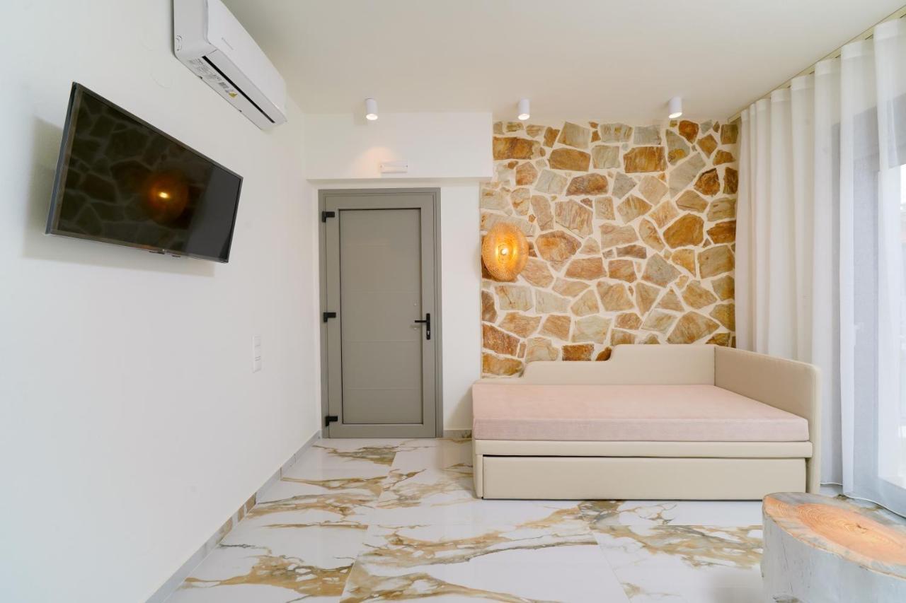 Athina Palace Luxurious Appartments โปตอส ภายนอก รูปภาพ